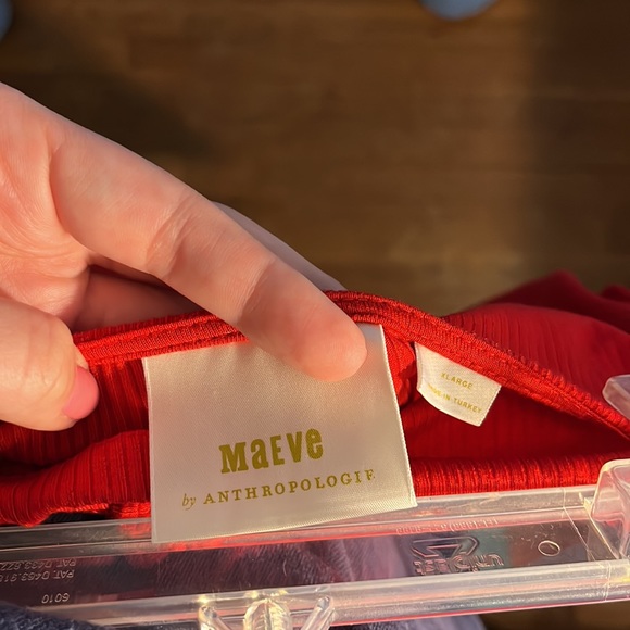 Red Top - Picture 5 of 5